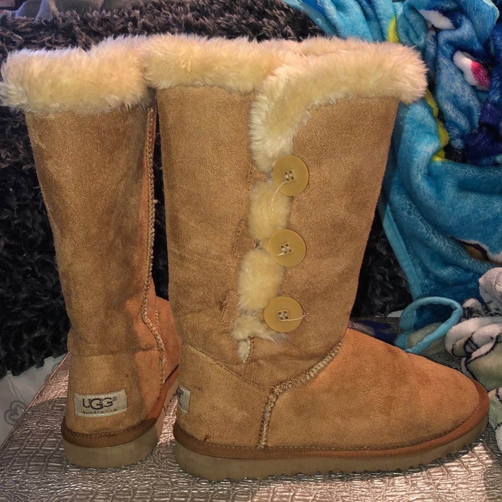 Size 6 button up uggs